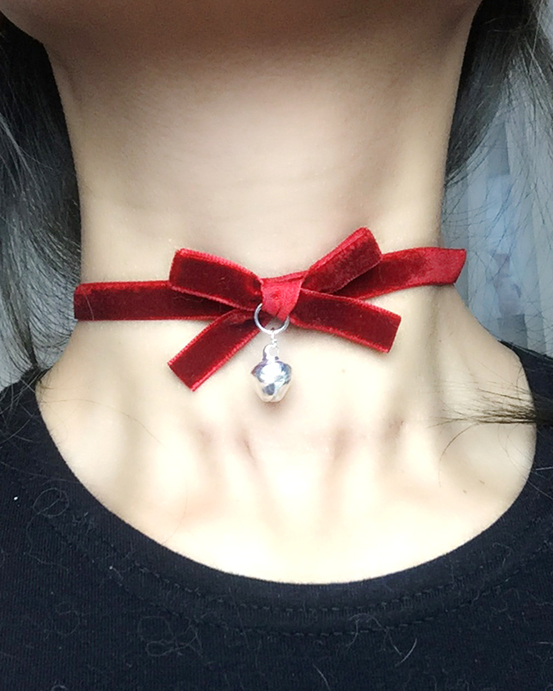 red bow choker